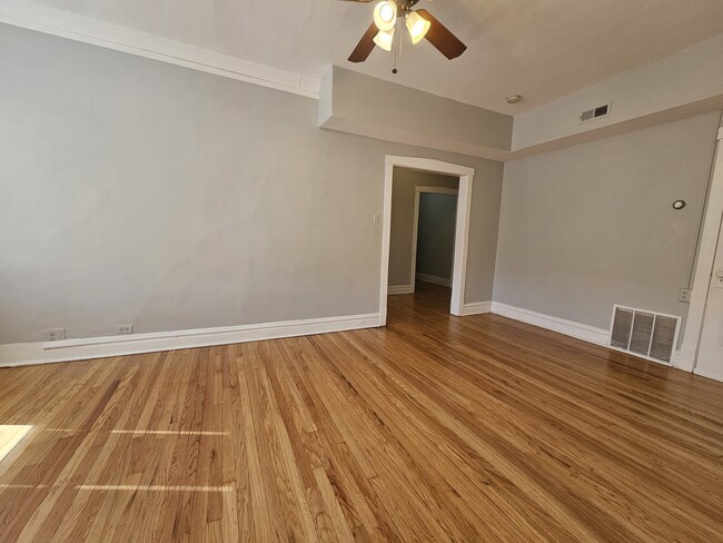 Building Photo - 4749 N Monticello Ave