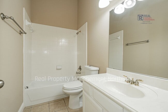 Building Photo - Lake Views, Space & Lifestyle – Ask about our move in specials!