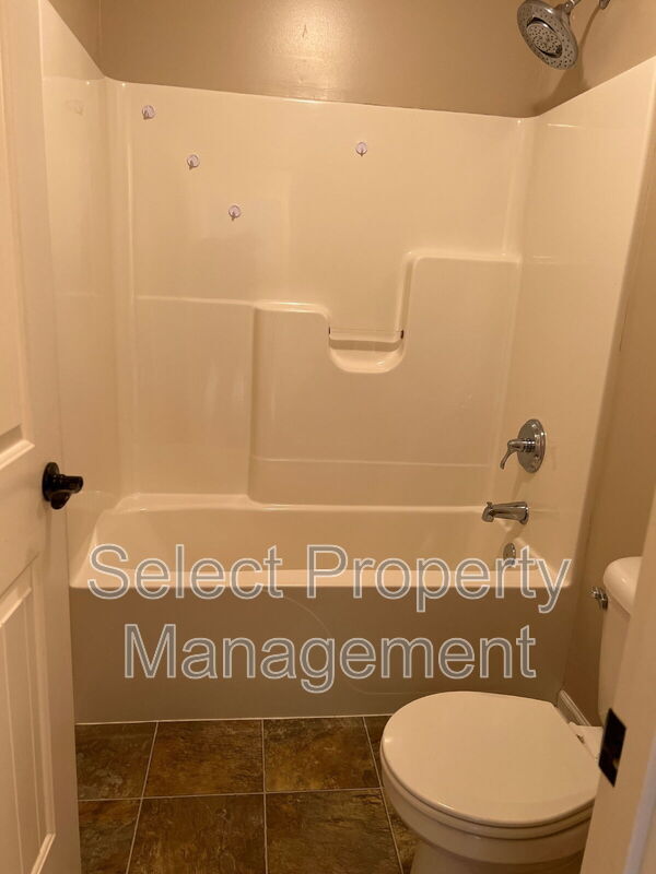 Building Photo - 12860 Starling Cove