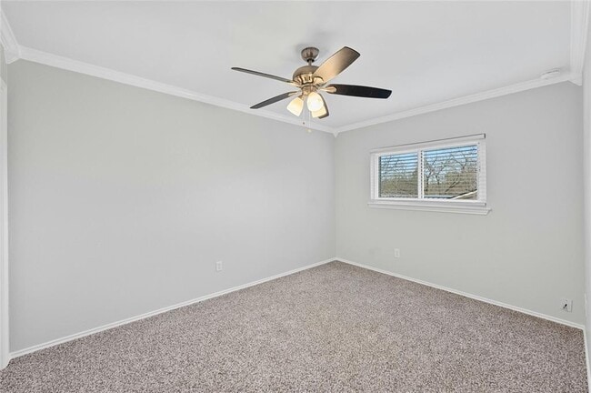 Building Photo - 8303 Los Ranchos Dr