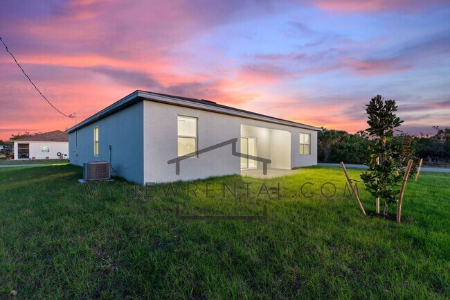 Building Photo - Deposit-Free! Get $1,000 OFF your first mo...