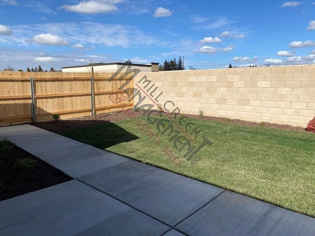 Building Photo - Beautiful home in Cameron Court community