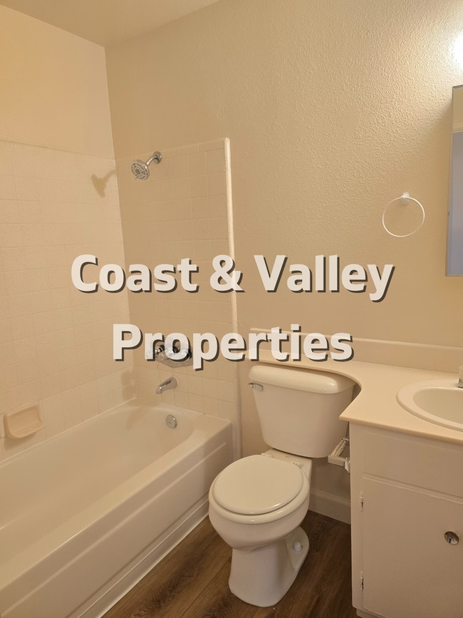 Building Photo - Lovely North Salinas Home for RENT!!!