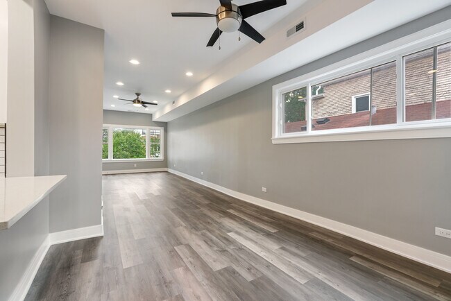 Building Photo - 4624 N Springfield Ave