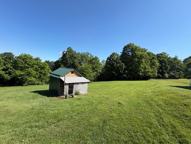 Building Photo - 223 Vinegar Hill Rd