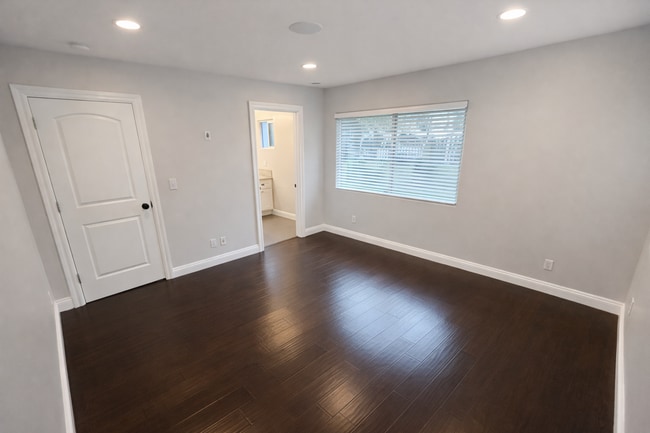 Building Photo - North Hollywood 4BR/3BA Home with Gated Entry and Private Yard