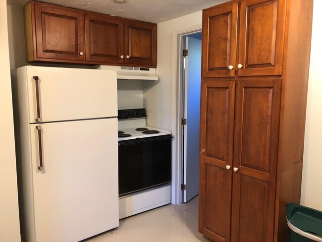 Building Photo - 1125 Main St