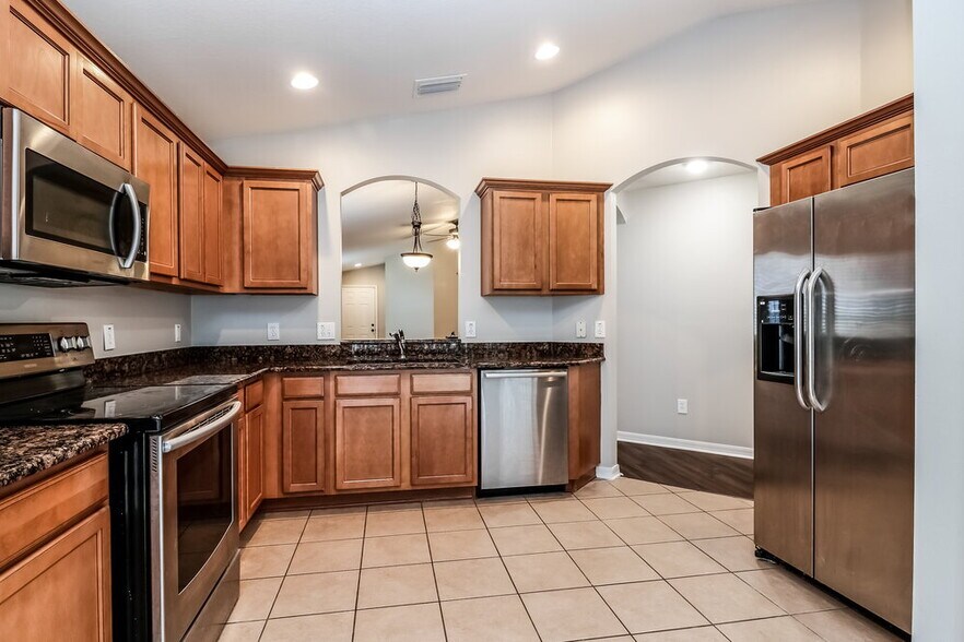 Building Photo - 18114 Cypress Bay Pkwy
