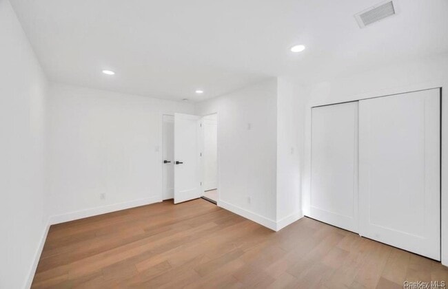 Building Photo - 29 Dillon Dr