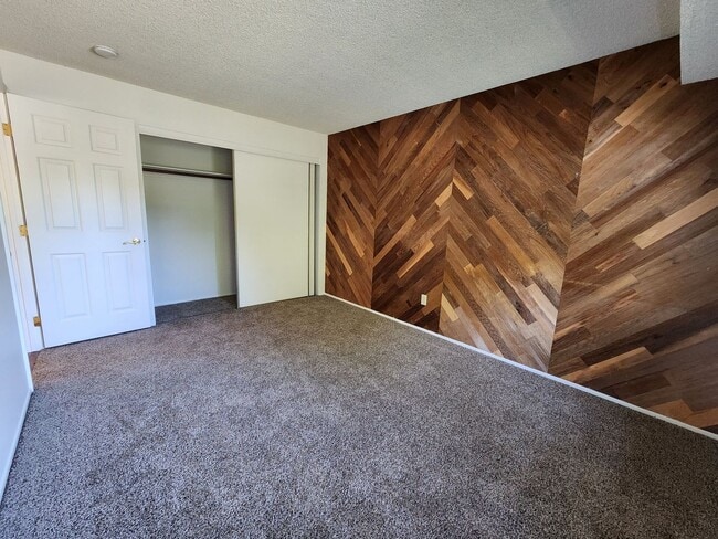 Building Photo - 4 bedroom home off of Mayberry Dr in Reno