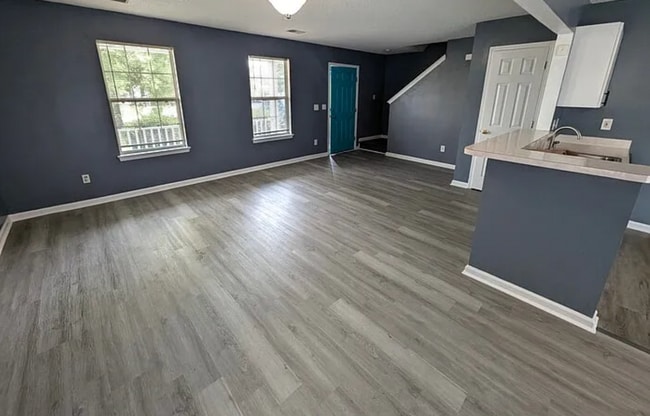 Building Photo - Completely remodeled gem located in the he...
