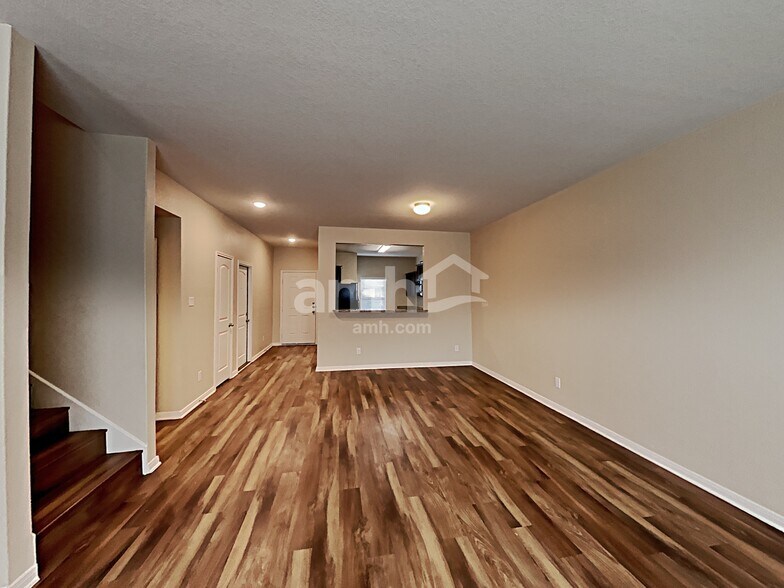 Building Photo - 12230 Commander Dr