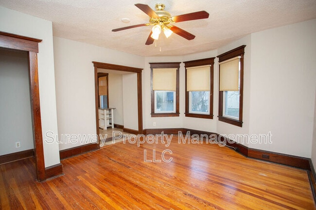 Building Photo - 5753 Rogers Ave