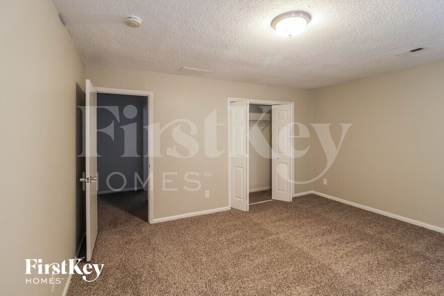 Building Photo - 4618 Forest Pl