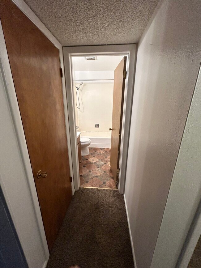 Building Photo - 668 Cedar St