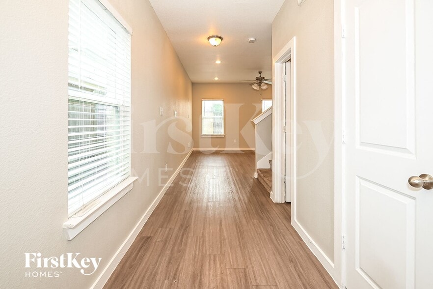 Building Photo - 9951 Rio Doso Dr