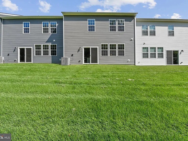 Building Photo - 225 Correri St