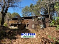 Building Photo - Recently Renovated 3-bedroom Home near Monk Botanical Gardens