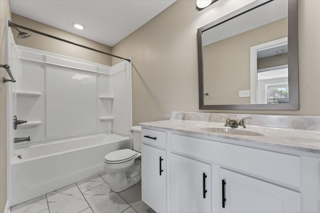 Building Photo - Pet Friendly Three Bedroom!