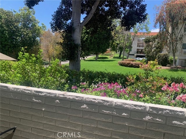 Building Photo - 2014 Via Mariposa W