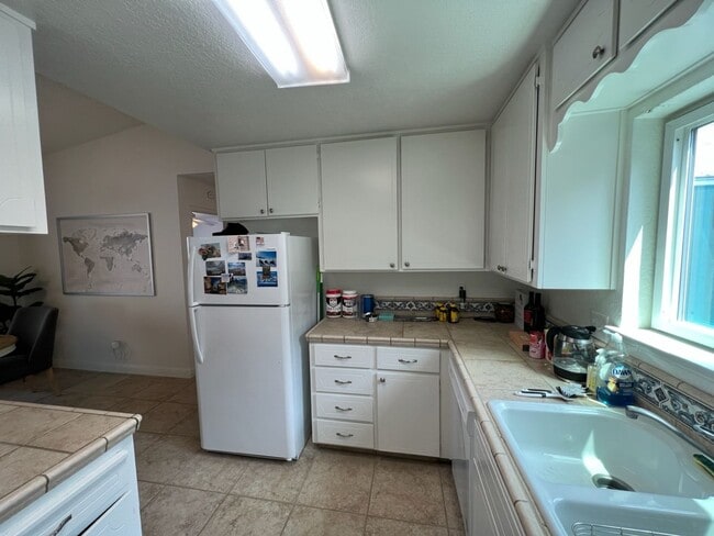 Building Photo - Two bedroom patio home located in NW Modesto!