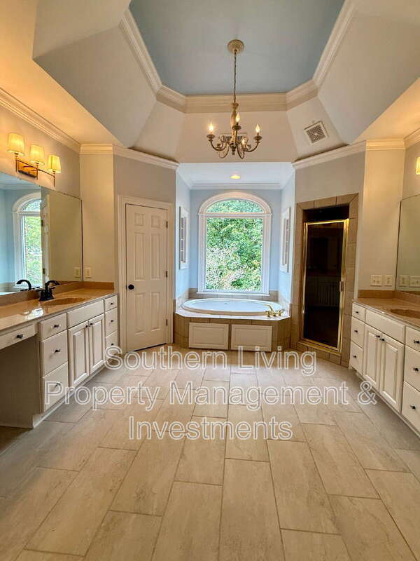Building Photo - 1806 Asbury Hall Ct