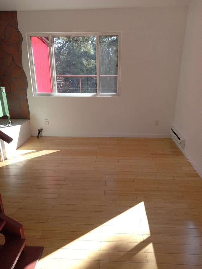 Building Photo - COZY HOME IN THE BEAUTIFUL TOWN OF TIJERAS | Showings available NOW!!
