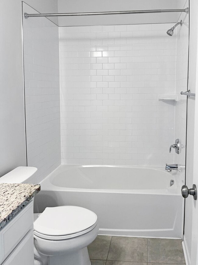 Building Photo - 2 Bedroom Condo in Glen Allen