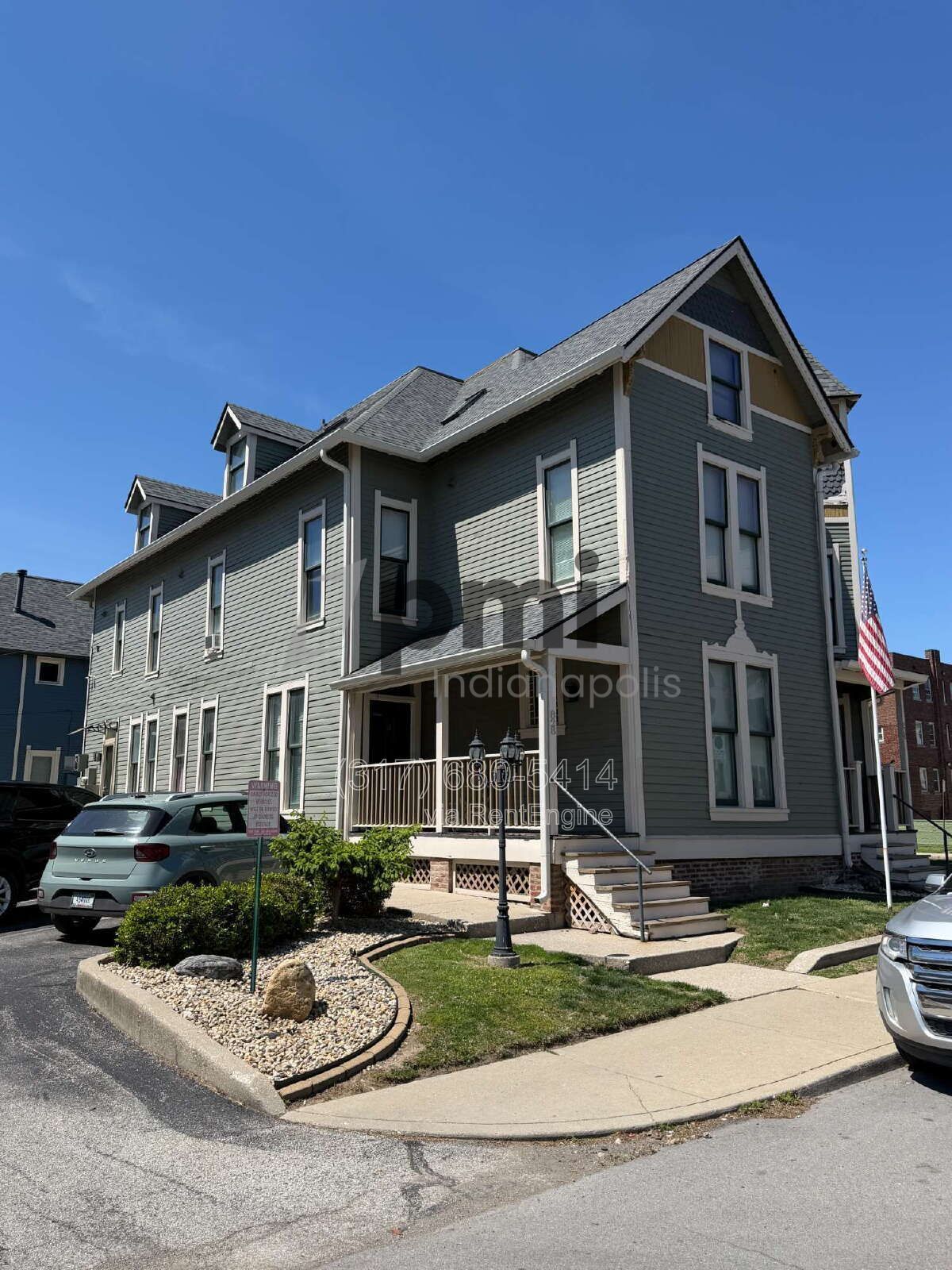 Building Photo - 241 E 9th St