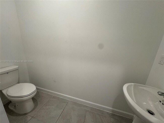 Building Photo - 267 SW 159th Dr