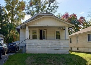 Building Photo - 1023 Barrie Ave