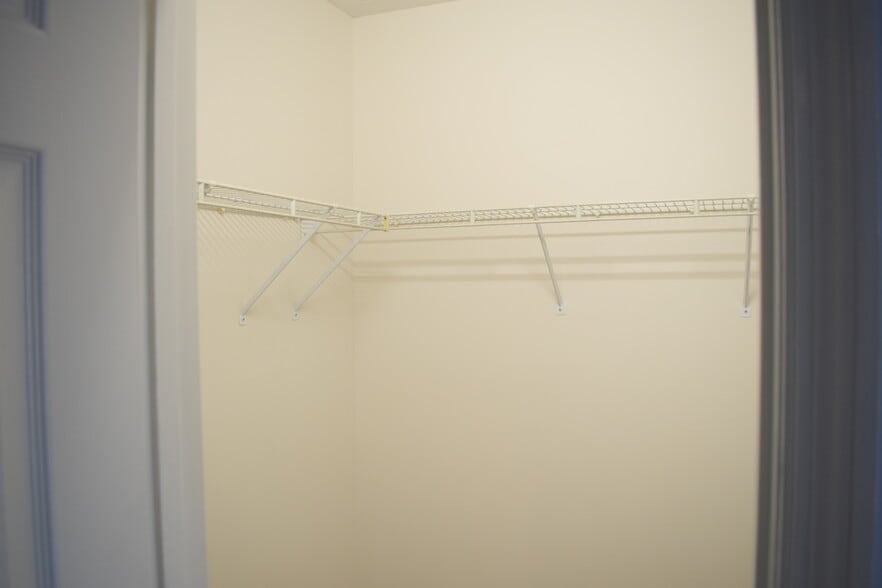 Building Photo - 6923 Alamosa Dr
