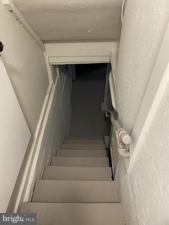 Building Photo - 258 Birch St