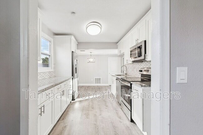 Building Photo - 5408 5th Ave N