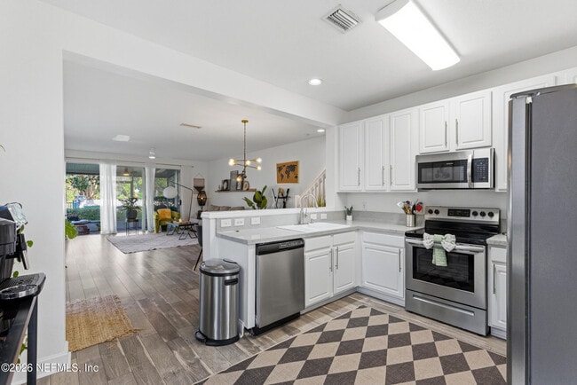 Building Photo - 7990 Baymeadows Rd E