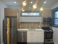 Building Photo - 63 Vroom St