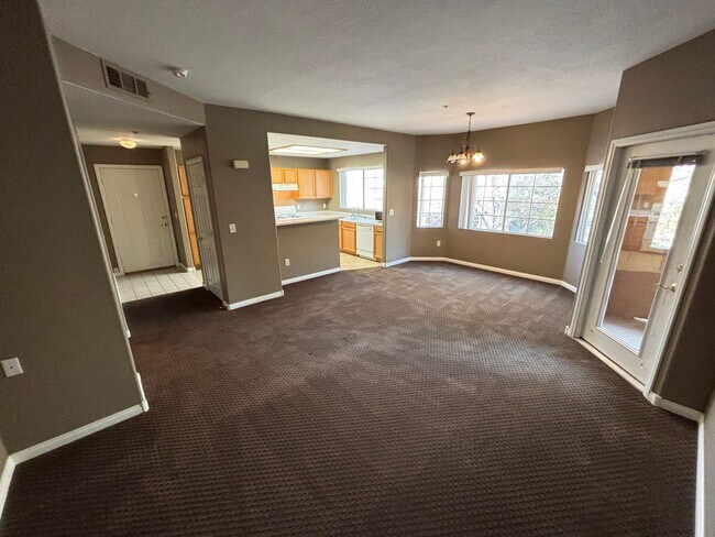 Building Photo - Beautiful 2Bed/2Bath Condo located in the ...