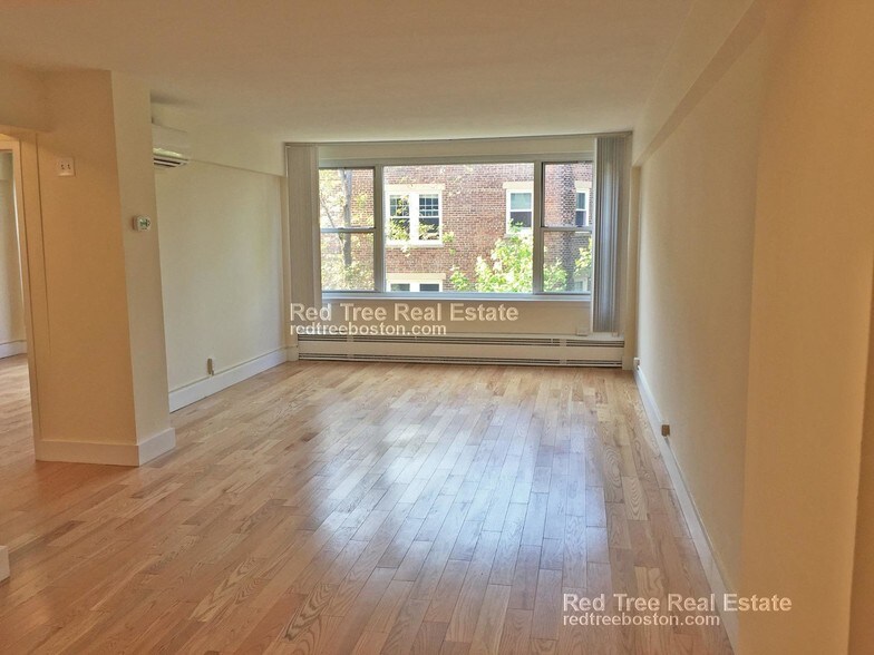 Primary Photo - 1440 Beacon St