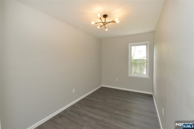 Building Photo - 23 Bayview Ave