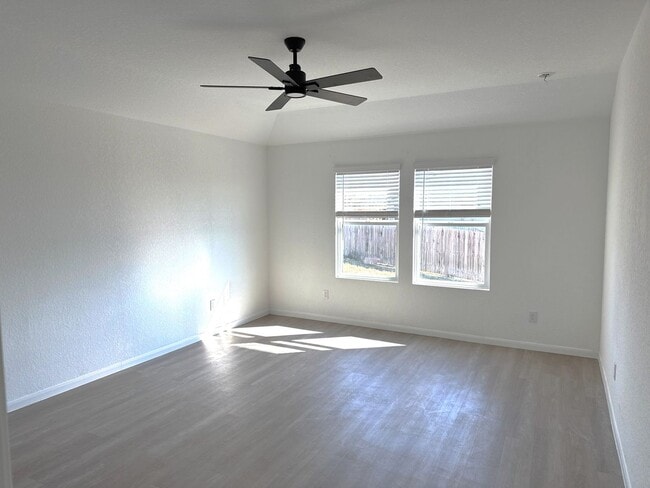 Building Photo - UPGRADED 2359 SF in HIDDEN TRAILS - 4 BR/3...