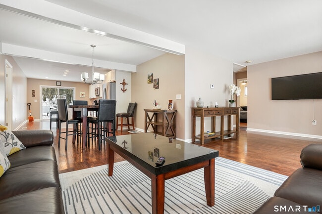 Building Photo - 62 Sherry Ln