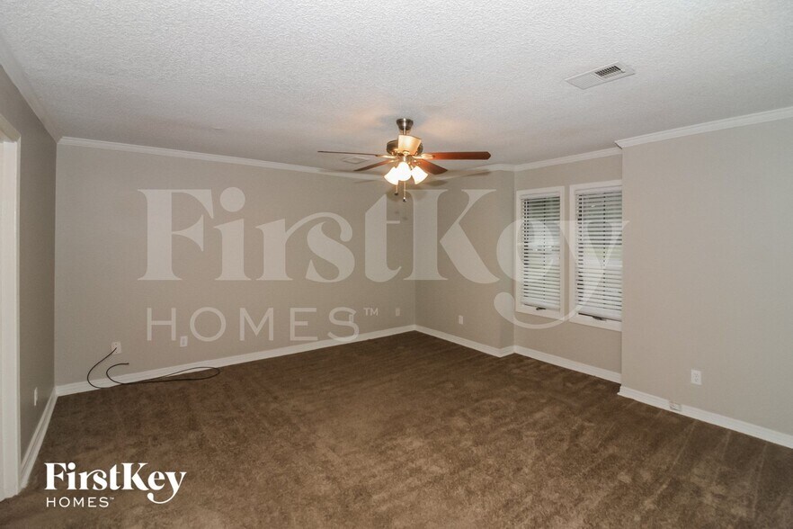 Building Photo - 6550 Fox Horn Pl