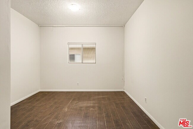 Building Photo - 1818 Pelham Ave