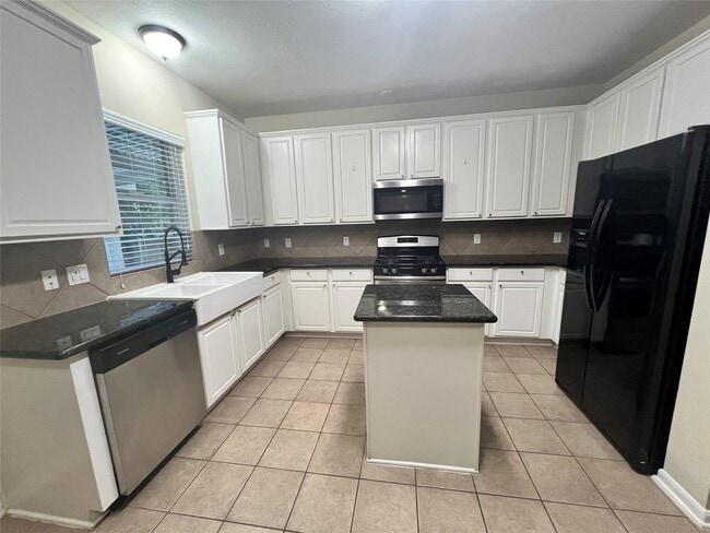 Building Photo - 15 Jewelsford Ct