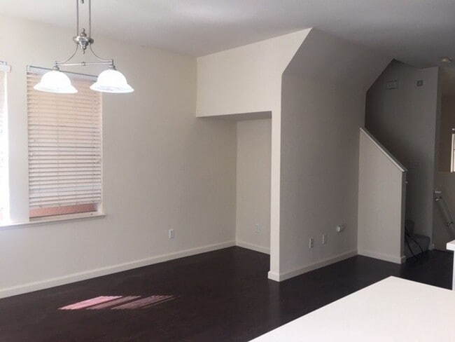 Building Photo - 3 Bedroom 2.5 Home in Whisman Station