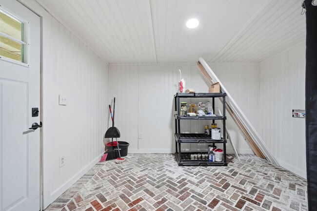 Building Photo - 163 Tim Boland Rd
