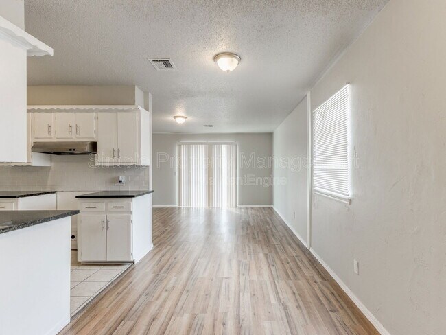 Building Photo - 7432 NW 27th St