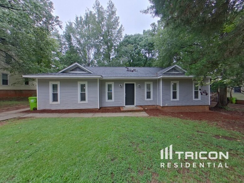 Primary Photo - 225 Holmsbury Rd