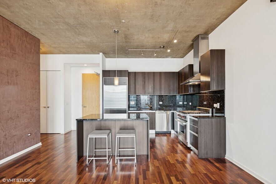 Building Photo - 600 N Fairbanks Ct