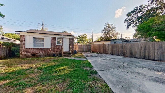 Building Photo - Murray Hill 3 bedroom